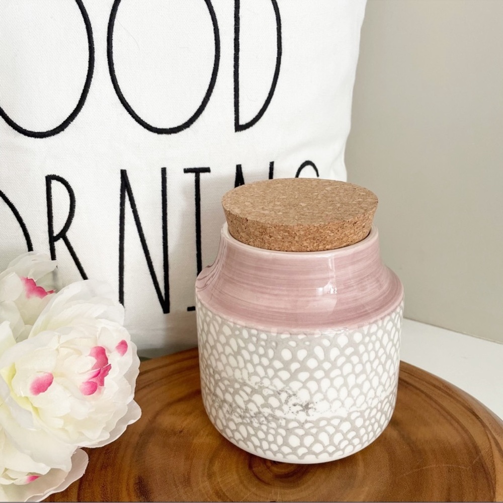 Ceramic canister